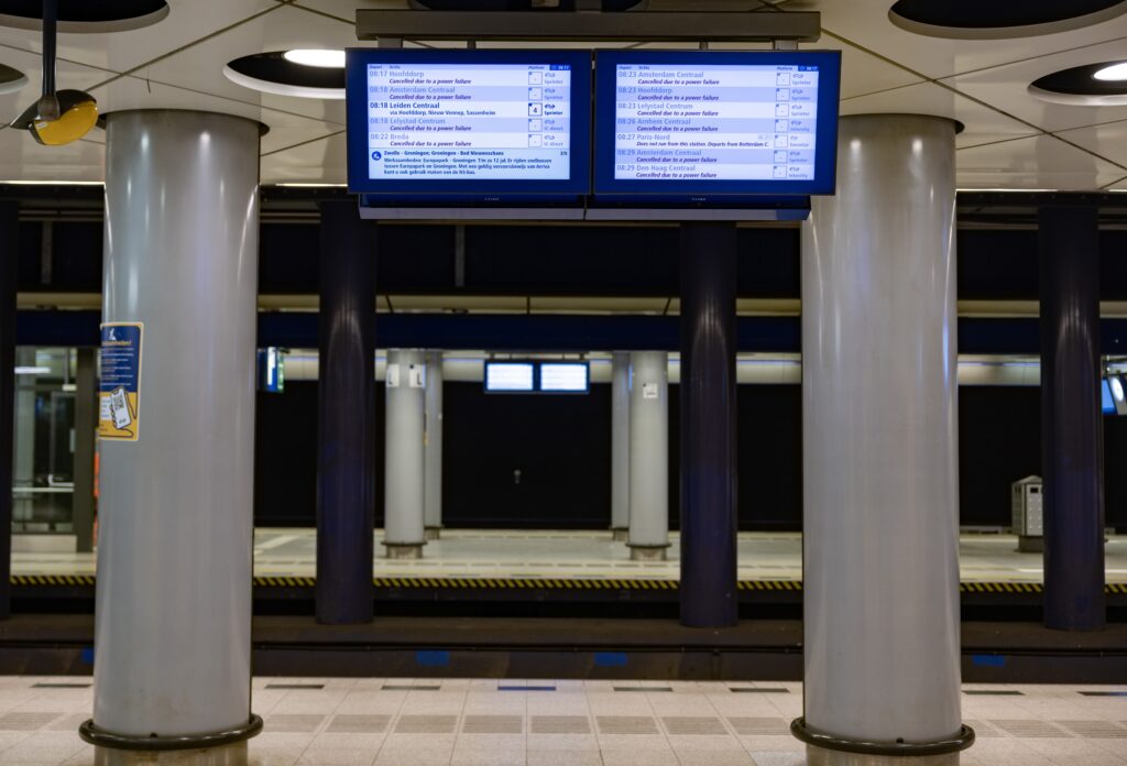 Groot onderhoud op het spoor op en rond station Schiphol tussen 15 november en 7 december: houd hier