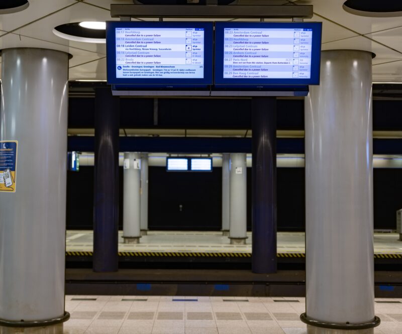 Groot onderhoud op het spoor op en rond station Schiphol tussen 15 november en 7 december: houd hier rekening mee